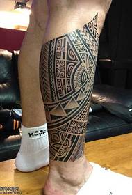 klenge Blummen Been Totem Tattoo Muster