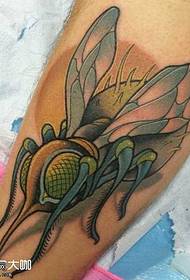 Wasp tattoo ስርዓተ-ጥለት
