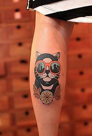 tattoo cat beag dubh ban ar an lao baineann