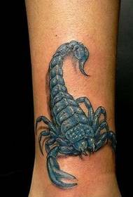 dviejų kojų kaklo mėlynos juodos skorpiono tatuiruotės modelio įvertinimas