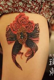 kant vlinder gem tattoo patroon