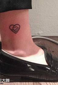 patrón de tatuaje de mano de pierna