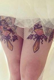 tatuagem de perna de flor tatuagem e vestido de noiva mais