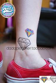 Picioare de fată cu val viu, ilustrare tatuaj cu diamant strălucitor