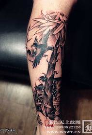 inkt stijl been bamboe tattoo patroon