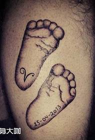 足の足跡のタトゥーパターン