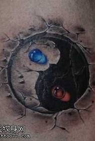 leg cracked branded gossip tattoo pattern
