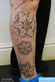 ніжка красиві сніжинки татуювання візерунок