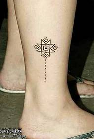 leg beautiful little tattoo pattern