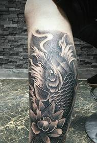 Paket teleta crne i bijele tetovaže lignje tetovaže je mlad 38321- fino lijep uzorak za tetovažu cvijeta na nozi