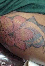 πόδι όμορφο μοτίβο τατουάζ λουλουδιών