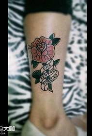 Been bloem tattoo patroon