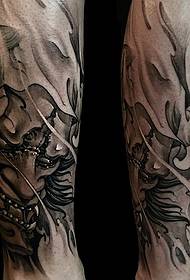 vițel gri negru nou model tradițional de tatuaj prajna