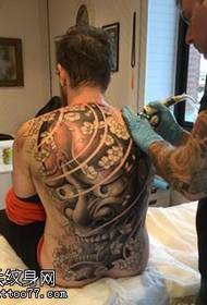Patrón de tatuaje de cerezo en flor de espalda completa