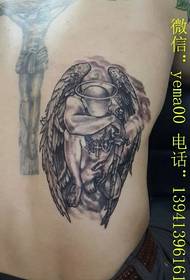 Klassisk angel cross tatoveringsmønster