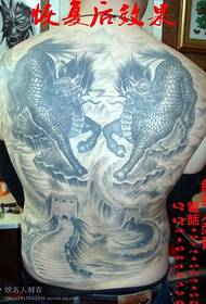 Kolekcija klasičnih tetovaža s potpunim leđima