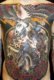 Tatuaggio a schiena piena tatuaggio completo