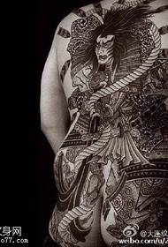 Klasický retro tetovanie na chrbte
