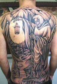 Tatuaggio super personalità pieno di morte