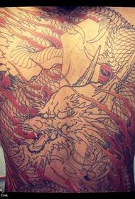 Modello tatuaggio drago tatuato a schiena piena