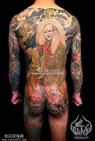 Modello classico del tatuaggio della strega del totem completo