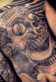 Modeli i tatuazhit të kafkës së Budës në tërësi