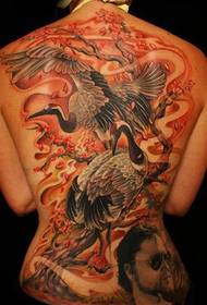 Tatuaggio classico con gru bianca a schiena piena