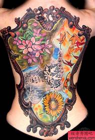 красива татуювання на повній спині