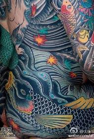 Sineeske styl klassike koi totem tattoo patroan