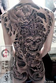Patrón de tatuaje de serpiente y calavera de espalda completa súper guapo y genial