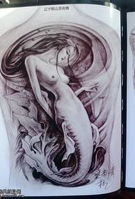 Uzorak tetovaže sirena s potpunim leđima