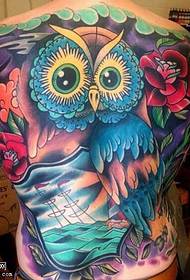 muundo wa tattoo ya bundi wa rangi ya nyuma