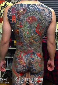 Motif de tatouage de totem dragon dominateur homme japonais