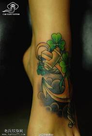 Model i tatuazhit të Anchor në këmbë