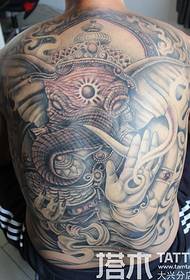 Tattoo tuhan penuh atmosfera