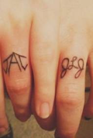 Ζευγάρι μικρά φρέσκα τατουάζ ζευγάρι δάχτυλο σε μινιμαλιστική εικόνα τατουάζ γραμμή