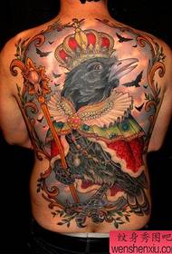 Recomaneu que funcioni un tatuatge de corona de corb a cor europeu i americà