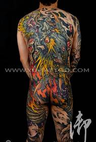 Neue traditionelle Drachentätowierungsarbeiten mit vollem Rücken, die vom Tattoo-Shop geteilt werden