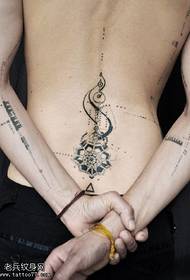 Modello di tatuaggio alla vaniglia tradizionale classico in stile europeo e americano