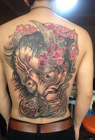 Tatuaggio completo classico e bello