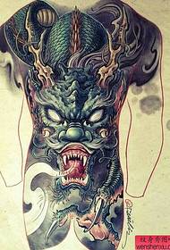 Oorheersende full back dragon tattoo works