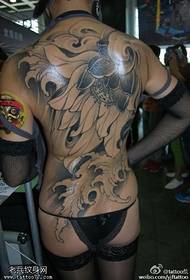 Padrão de tatuagem de totem de lótus atmosférica