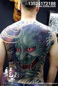 Prajna-tatuointikuvio täynnä tunnelmaa
