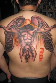 Eurooppalaisten ja amerikkalaisten muotien enkeli-tatuointi
