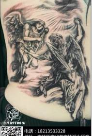 Lo spettacolo di tatuaggi è fornito da un modello di tatuaggio angelo a schiena piena