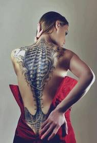 Perempuan tato belakang sejuk 3d