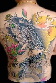 Classico ma pieno di personalità, pieno di tatuaggi di calamari