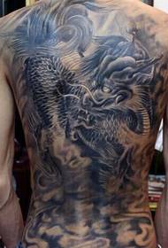 Personalità della bestia piena di tatuaggio di unicorno