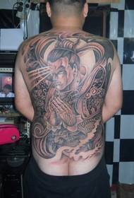 Dio Erlang pieno di tatuaggio atmosferico