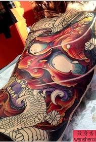 Girekomenda sa tattoo sa beterano ang usa ka sumbanan sa tattoo sa bug-os nga tibuuk